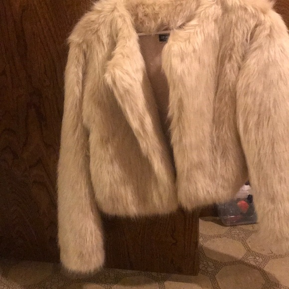 Fur jacket - Picture 7 of 8